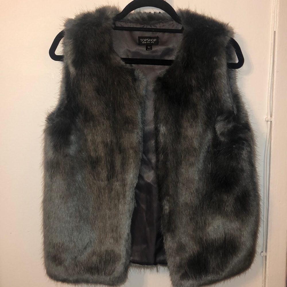 TOP SHOP - Faux Fur Vest